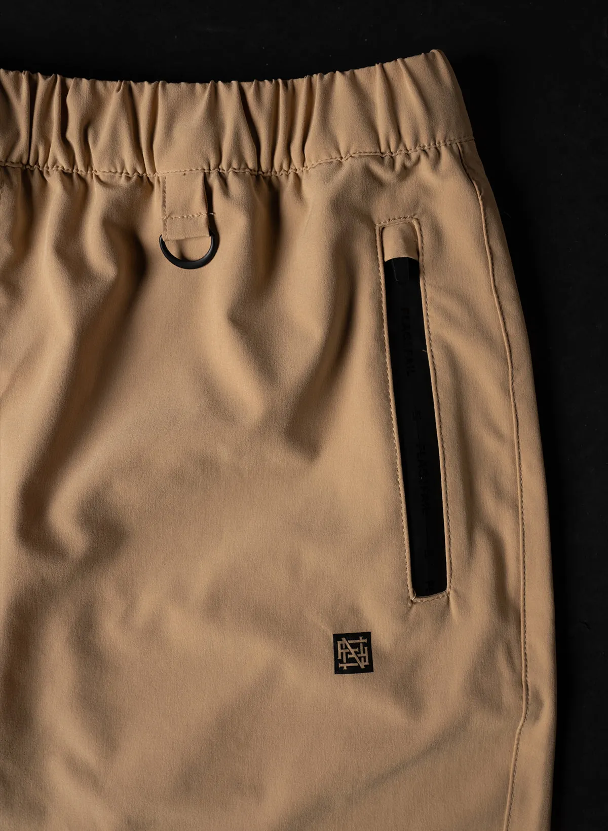 EVERYDAY SHORTIES 5.5" - KHAKI