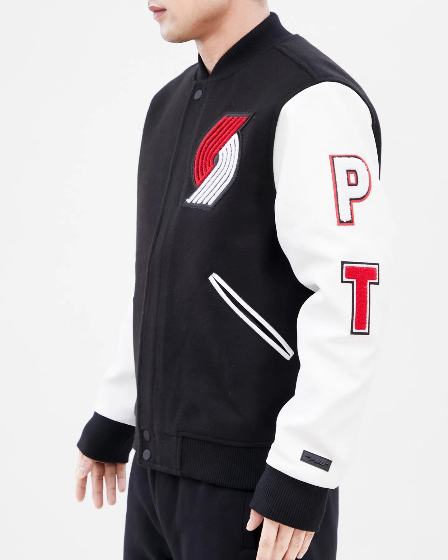 NBA PORTLAND TRAIL BLAZERS CLASSIC WOOL MEN'S VARSITY JACKET (BLACK/WHITE)